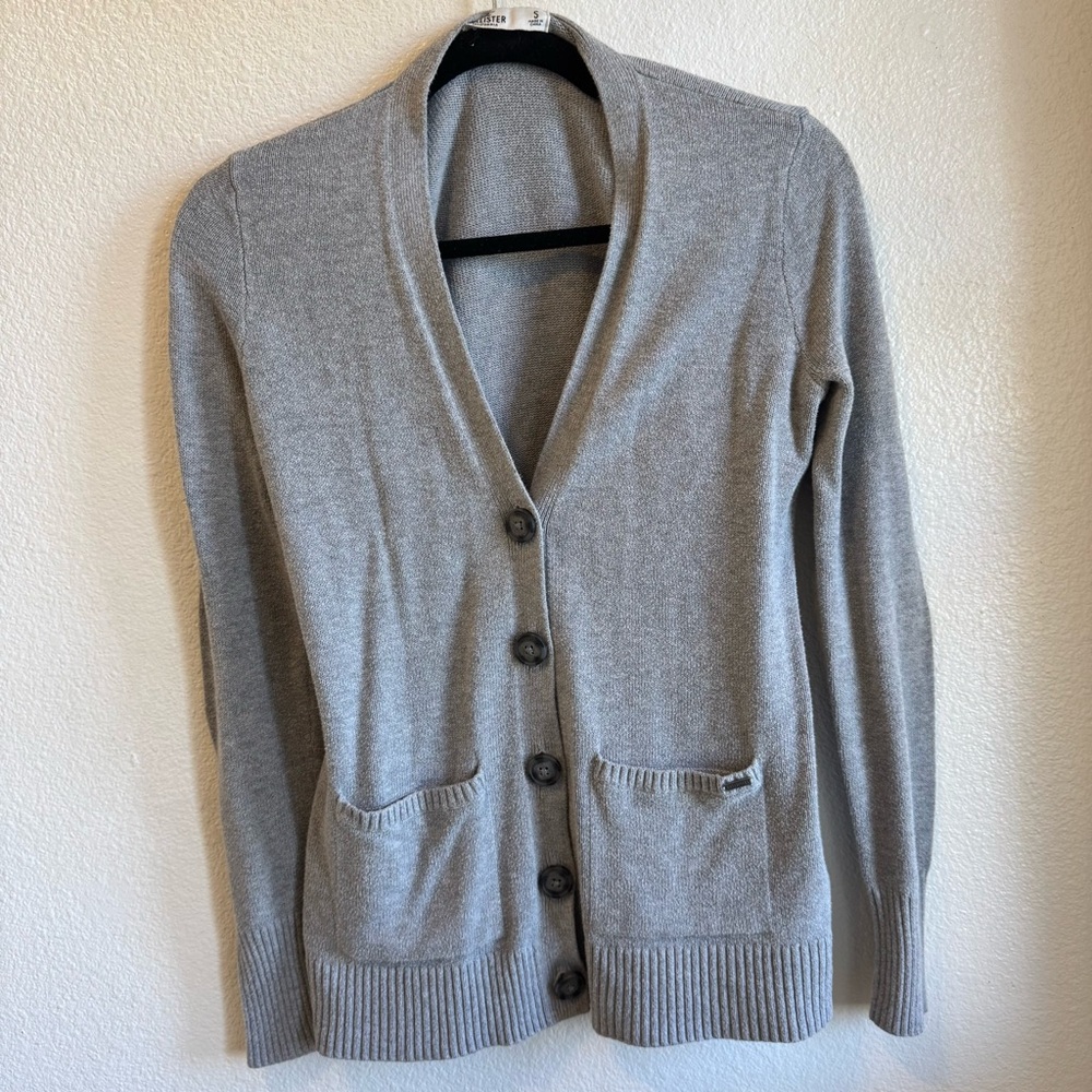 Hollister Gray Button Front Knit Cardigan Women’s Slim Fit Lightweight Sweater